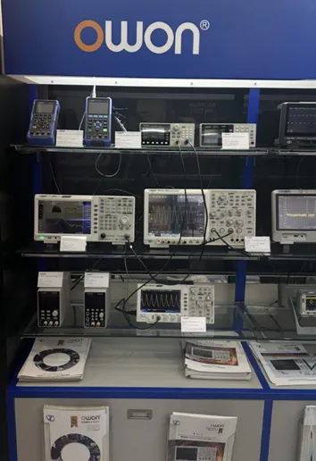 計測器ランドの OWON 展示棚